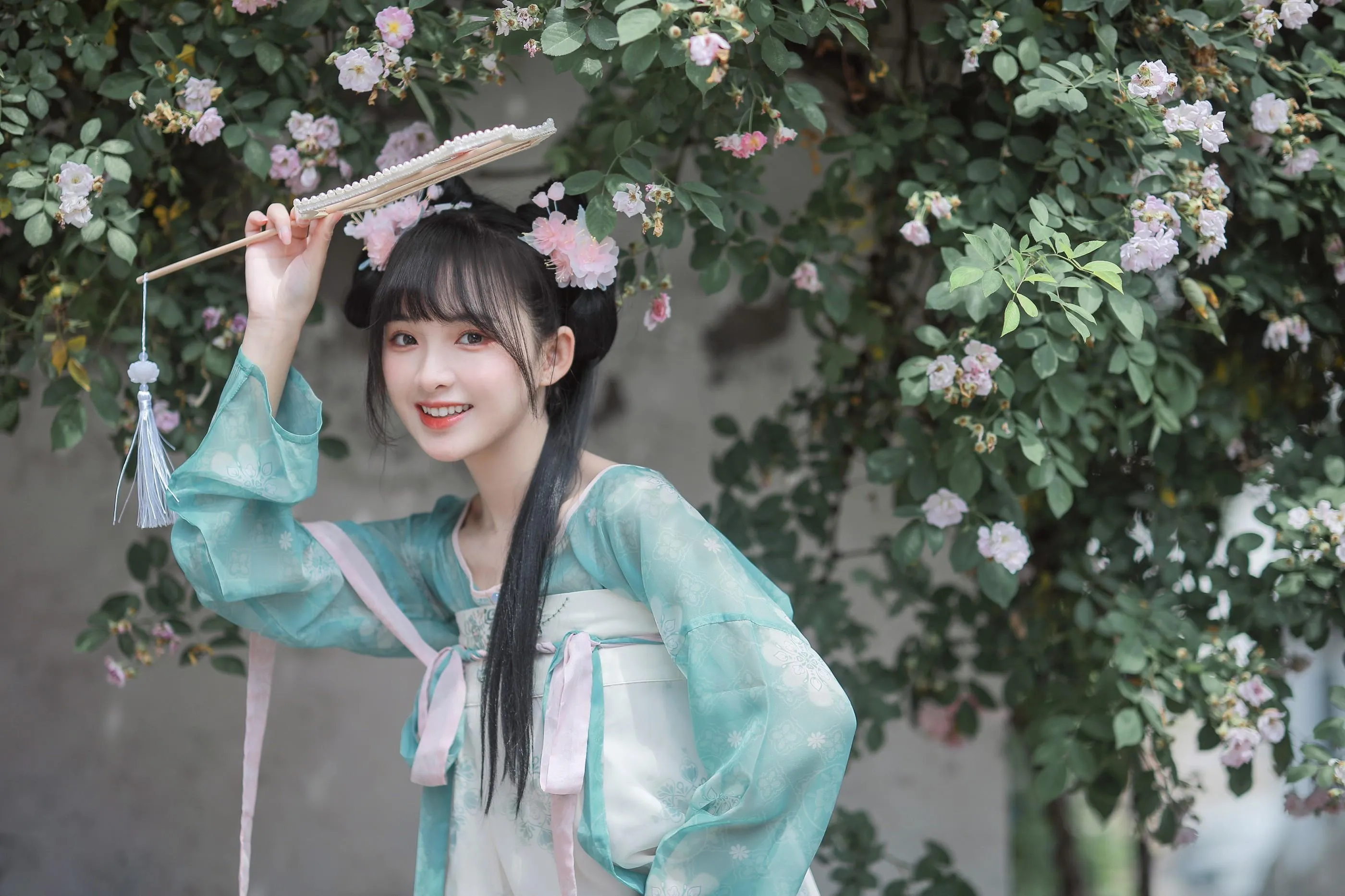 [艺图语] 2022.06.14 渐开荷芰落蔷薇 莉莉崽w [20P]插图2